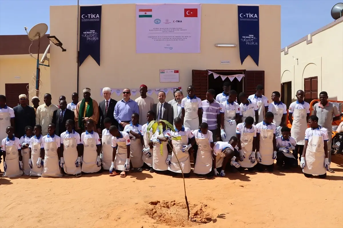 nijerde yetimlere marangozluk egitimi kjMrPt1k.jpg