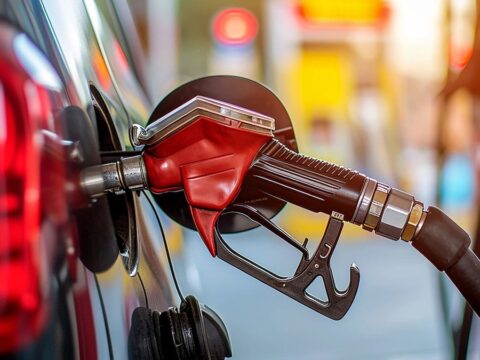 Bir ülkede daha akaryakıta kısıtlama geldi